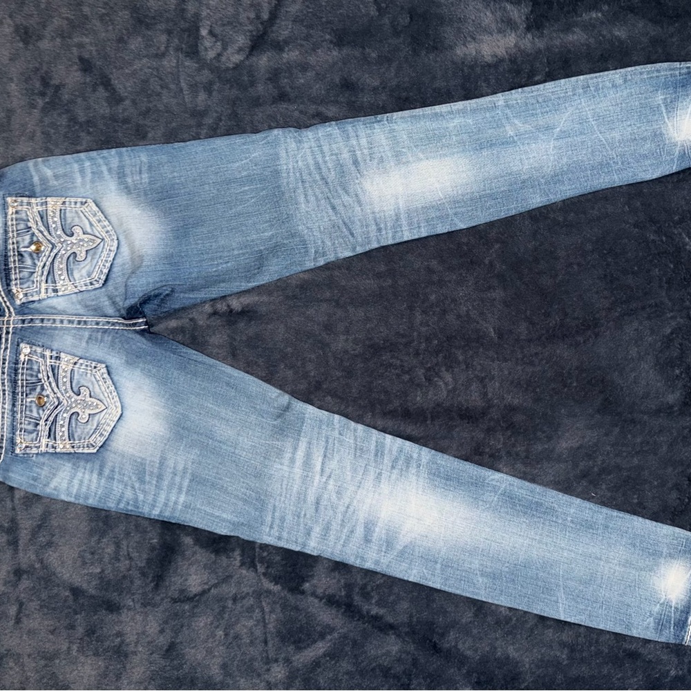 Rock Revival Aliana size 27 Skinny Jeans with Embellished Back Pockets